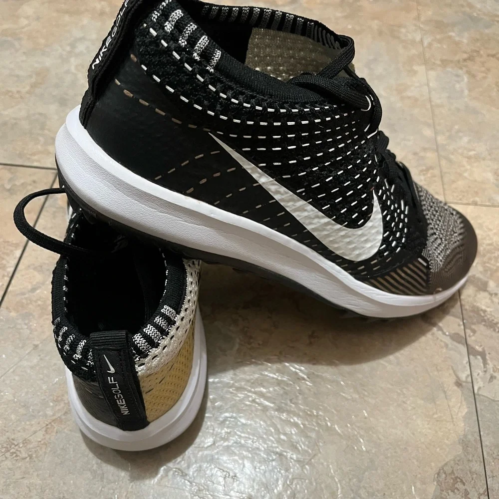 Nike Flyknit Racer - Picture 2 of 9